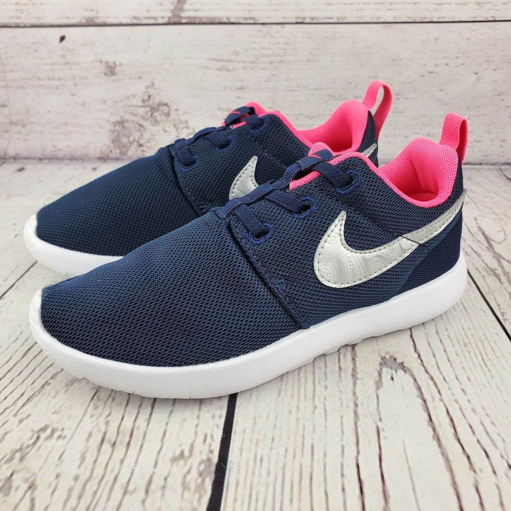 New Nike Roshe One Blue Pink Girls Sneakers - Picture 4 of 11